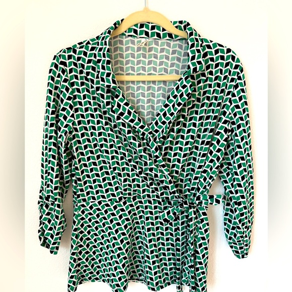 Waist knot Blouse - Picture 3 of 5